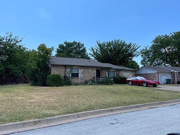 3rd image of 2202 Brookdale Dr