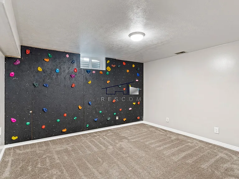 3179 Hawthorne Ave — Photo 22