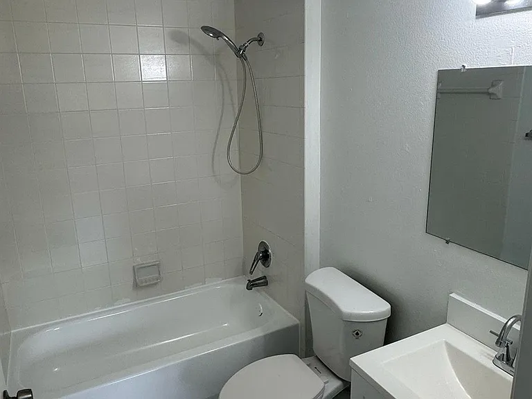 3221 Sabal Palm Mnr #105 — Photo 12