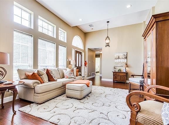 4th image of 1417 Primrose Ln