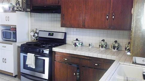 4th image of 10428 Nava St