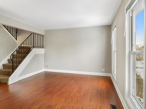 5th image of 1235 Churchill Dr