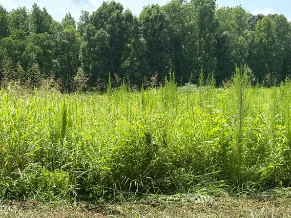 5 Oak Grove Church Rd, Mebane, NC 27302