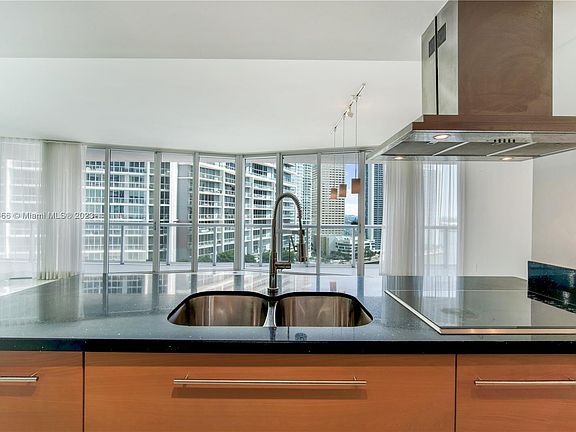 3rd image of 495 Brickell Ave APT 1804
