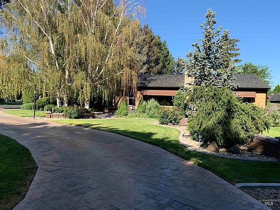 3rd image of 1859 Alturas Dr