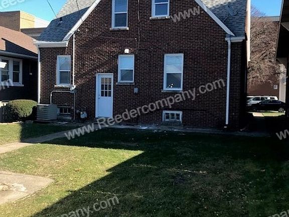 2nd image of 1944 Davis Ave