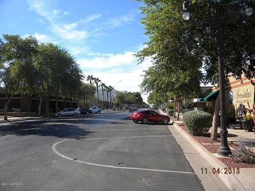 1st image of 522 E Western Ave