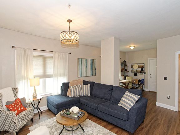 3rd image of 289 Jefferson St APT 20