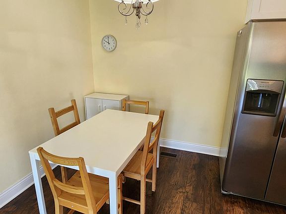 5th image of 204 Barcliffe Ln