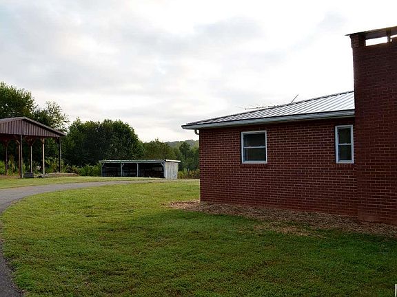 2nd image of 1210 Carrigan Rd