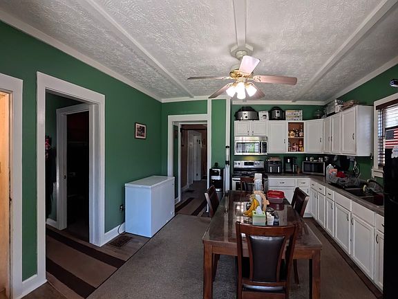 4th image of 2106 Webb St