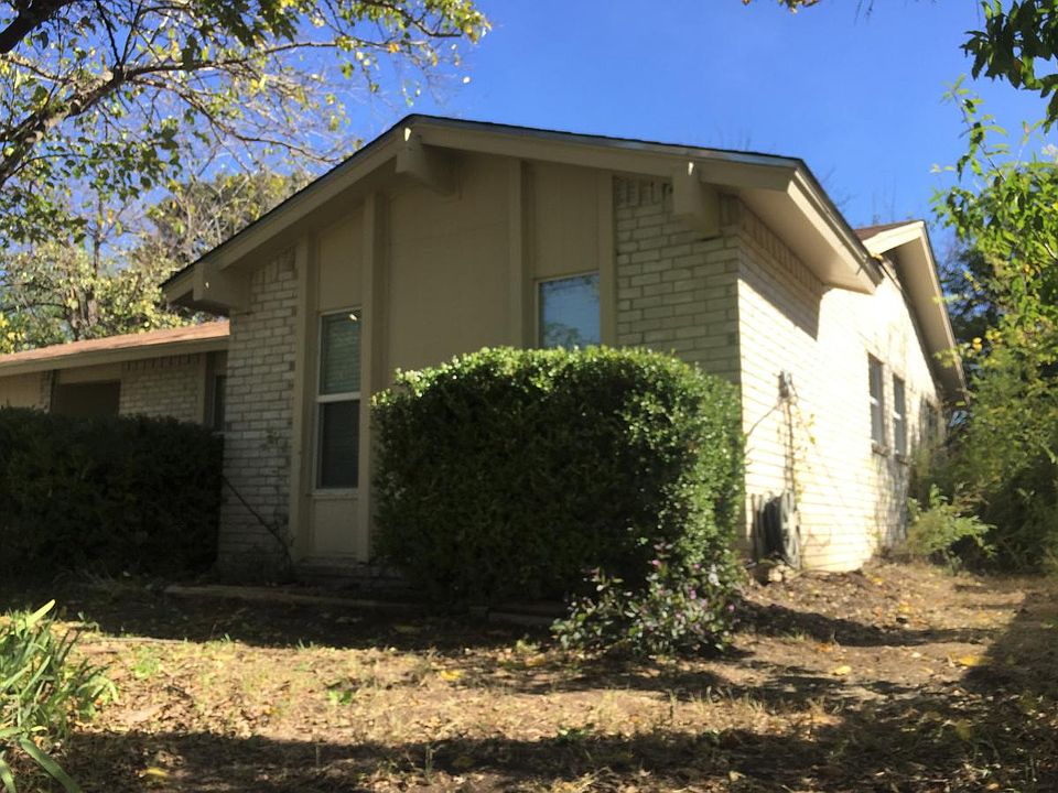 2nd image of 1558 Willowbrook St