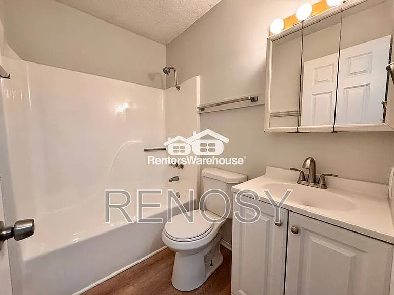 830 Hartford Ave — Photo 12
