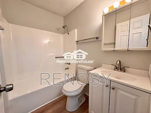 830 Hartford Ave Photo 1
