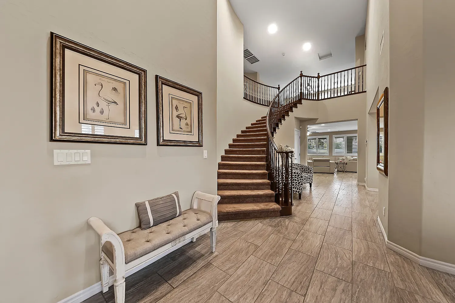 6 bed, 4.5 bath, 4970 sqft, $7,000 — Photo 3