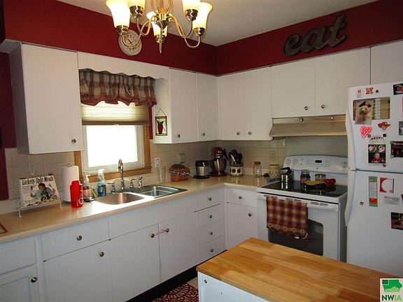 2nd image of 3316 Dakota Ave