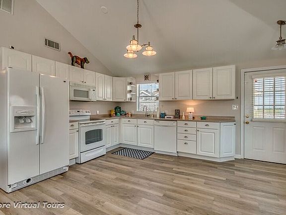 2nd image of 292 33rd St