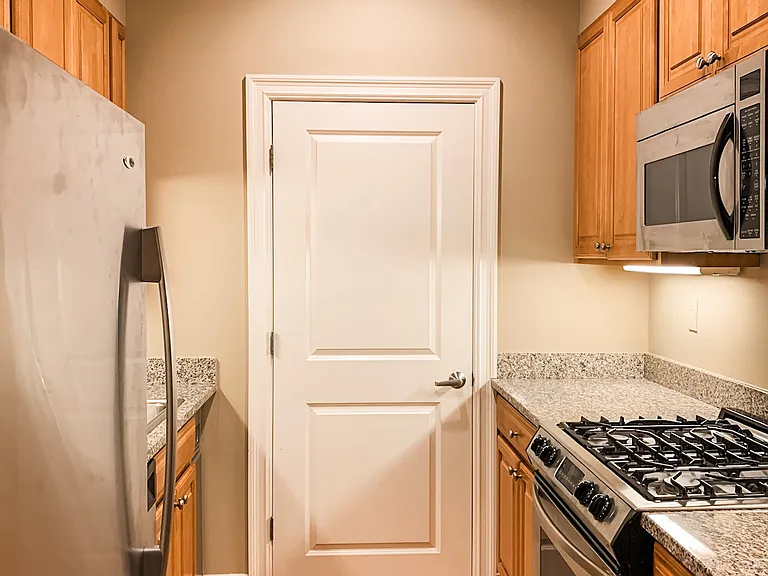 1721-1723 Washington St #205 — Photo 2
