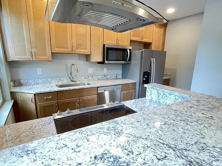 1220 King St #1 — Photo 10