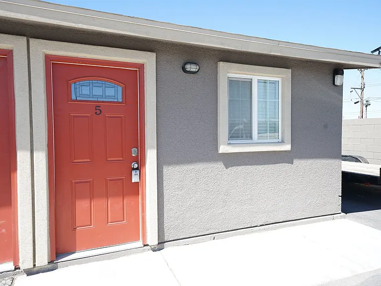 118 S Mojave Rd #162-01-005 — Photo 2