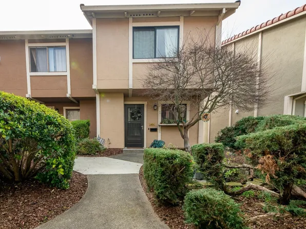 2571 Vallejo Street, Santa Rosa, CA 95405