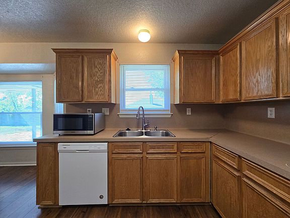 5th image of 5012 Sunrise St