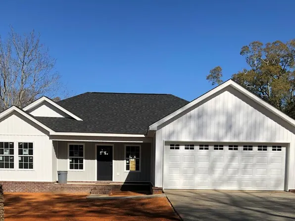 568 Bateman Dr, Slocomb, AL 36375
