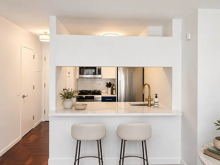 2373 Broadway #407 — Photo 4