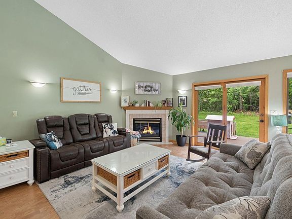 2nd image of 202 Prentice Heights Rd