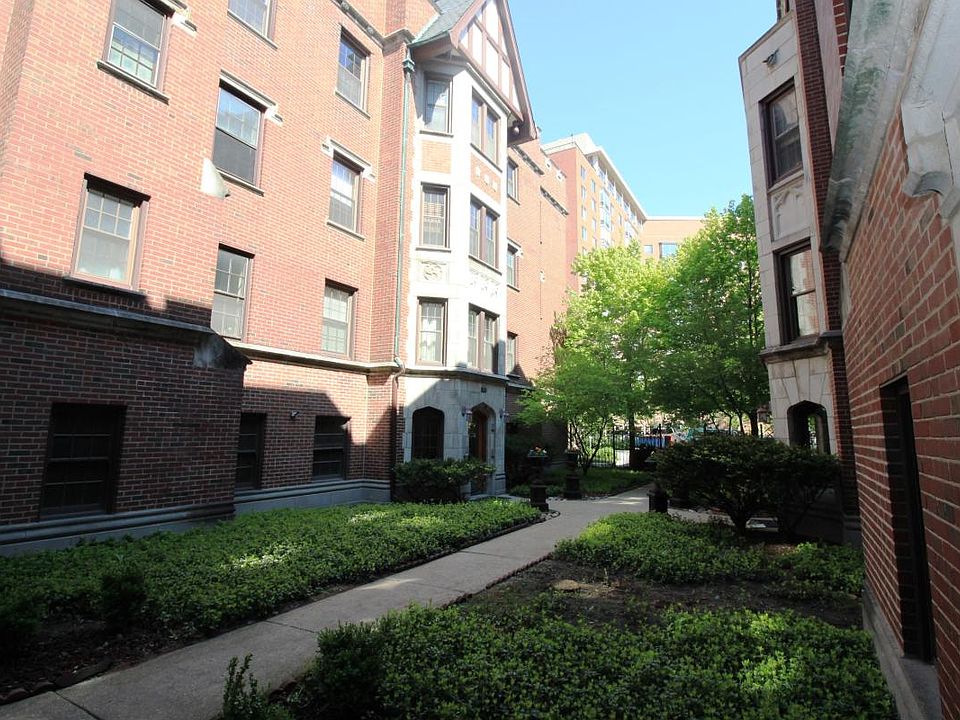 1st image of 1109 Holly Ct APT 212