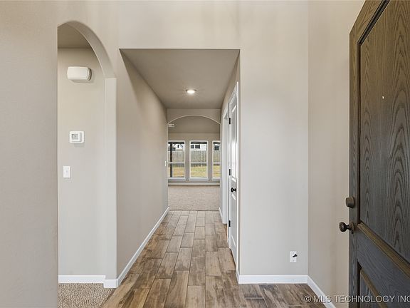 2nd image of 5113 S Walnut Creek Dr
