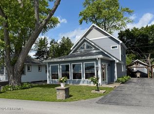8 Riley Cove Rd, Malta, NY 12020