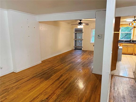 5th image of 871 E 55th St