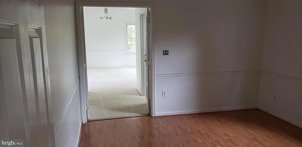 3 bed, 2490 sqft, $3,000 — Photo 4