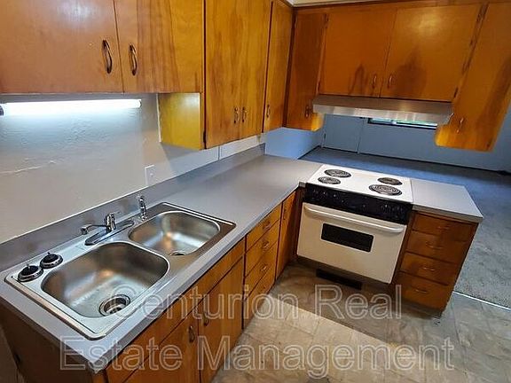 4th image of 142 Stoneway Dr NW