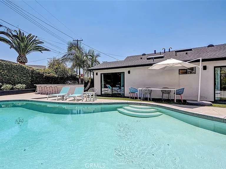832 N Oceanbluff Ave — Photo 41