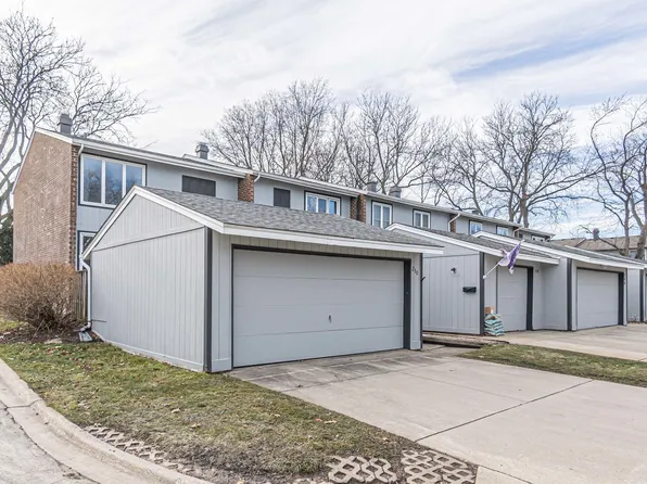 210 Lakeshore Ln #210, Bloomingdale, IL 60108