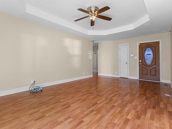 5th image of 256 Golden Pond Ave