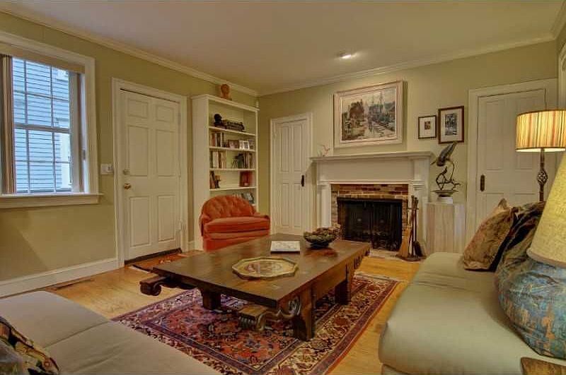 2nd image of 77 Benefit St #2