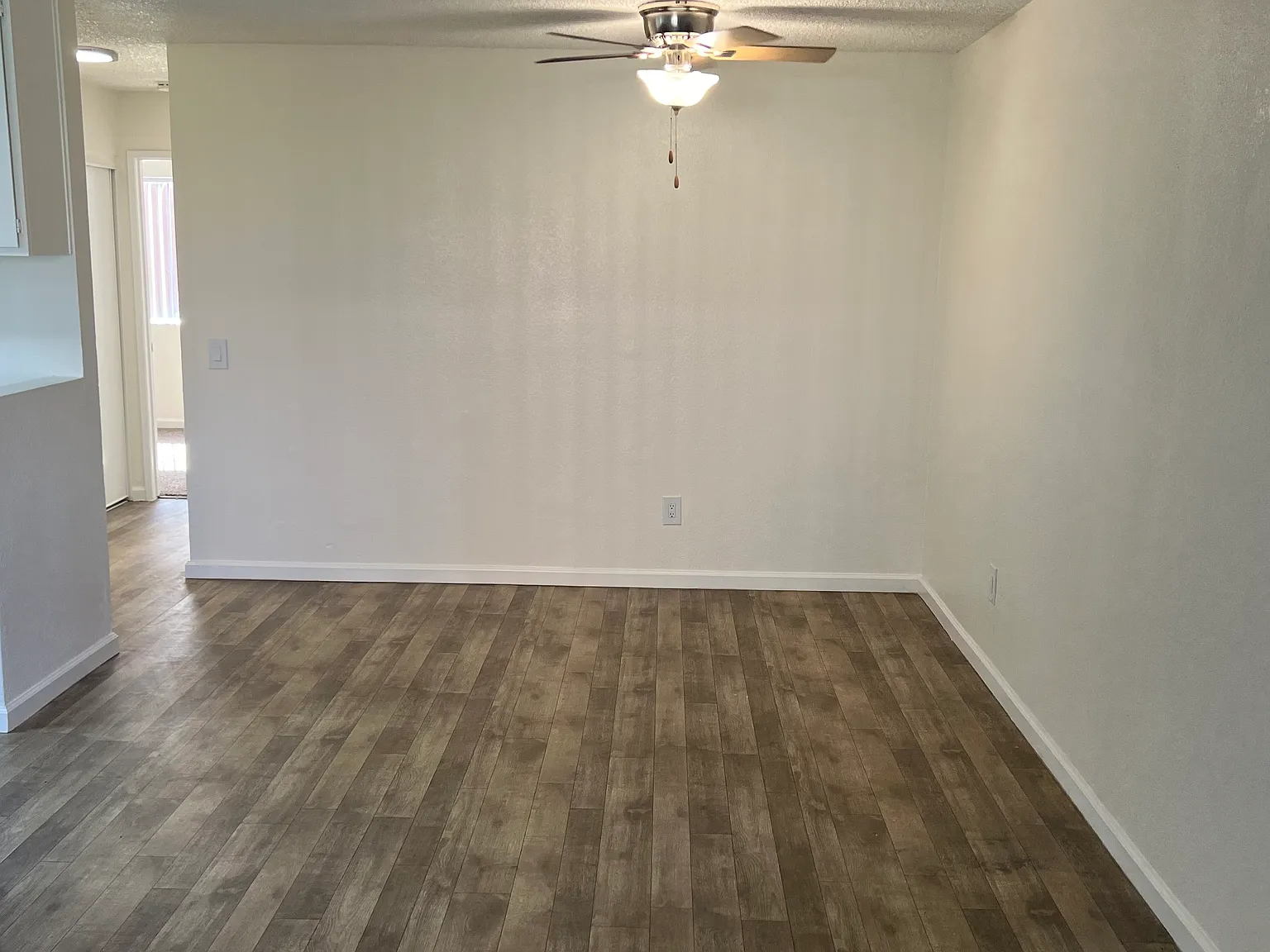 Villa De La Rosa Apartments — Photo 2