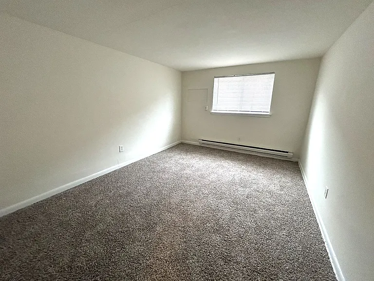 Oakwood Apartments — Photo 10