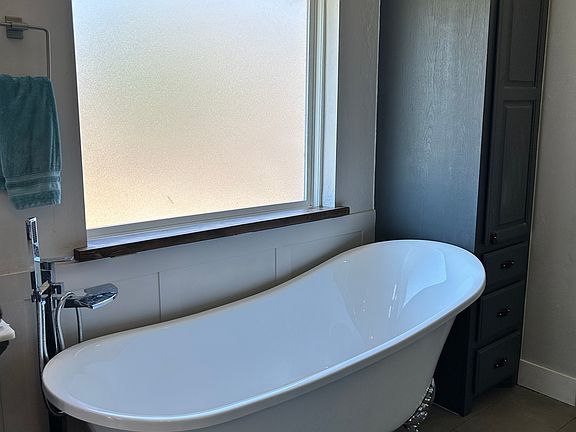 5th image of 626 W Pine Rose Court Way