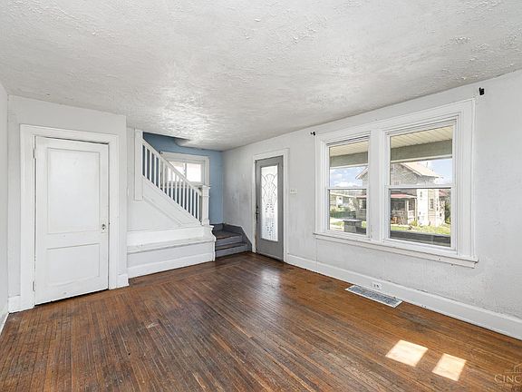 5th image of 3511 Evanston Ave
