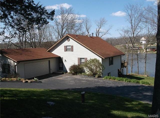 1st image of 6111 S Lakeshore Dr