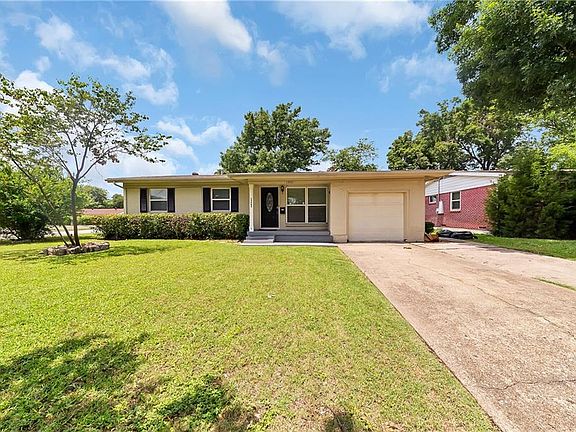 3rd image of 13905 Stardust Ln