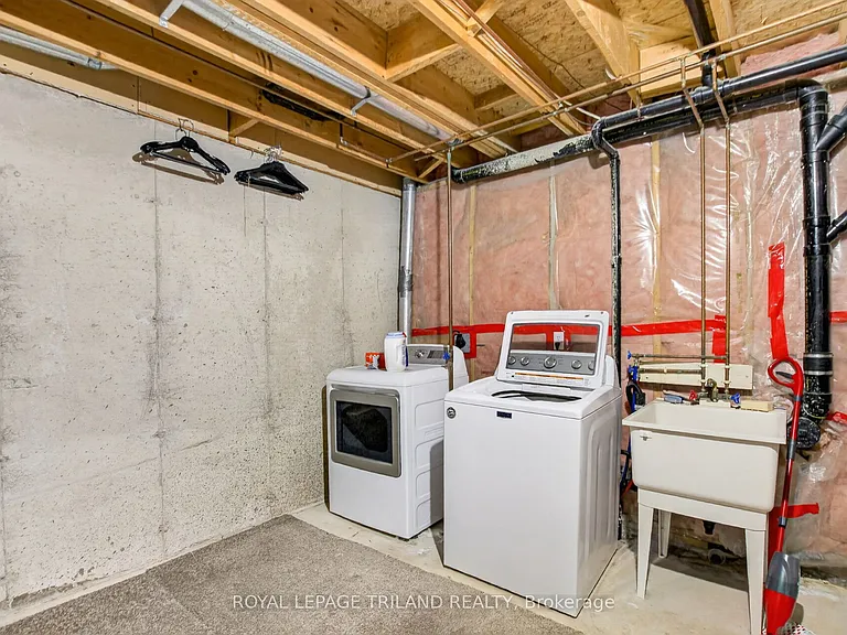1415 Commissioners Rd W #21 — Photo 32