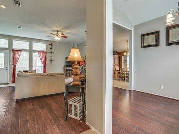 5th image of 7137 Fox Dr