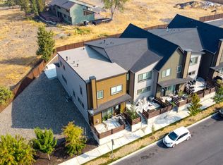 2977 NW Elm Ave, Redmond, OR 97756