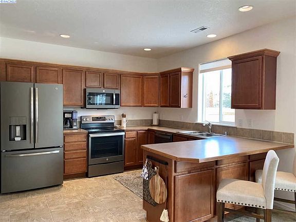 4th image of 5903 Robert Wayne Dr