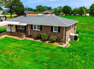 9 Stevenson Ln, Greenville, SC 29611
